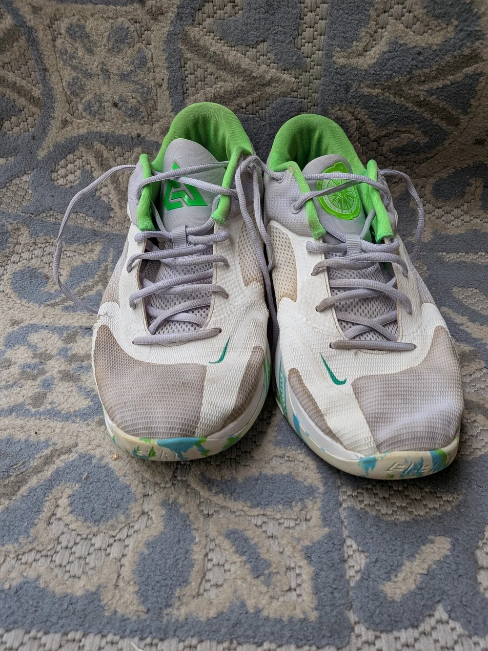 Nike Light Gray and Lime Women's Athletic Sneakers
